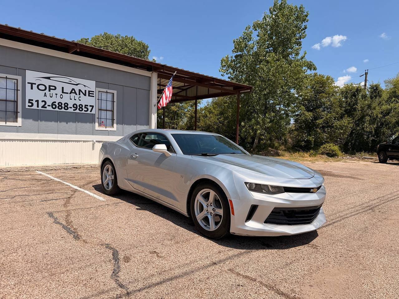 Used 2016 Chevrolet Camaro LT RWD image 4