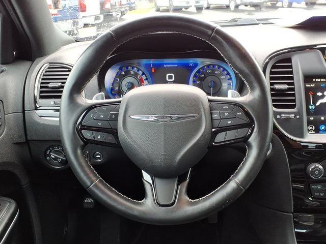 Used 2022 Chrysler 300 S w/ Comfort Group RWD image 10