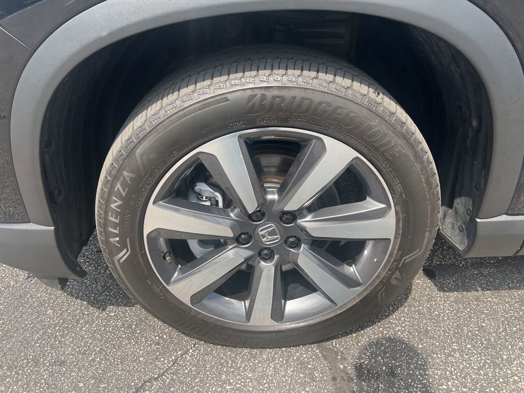 Used 2024 Honda Pilot Touring image 10