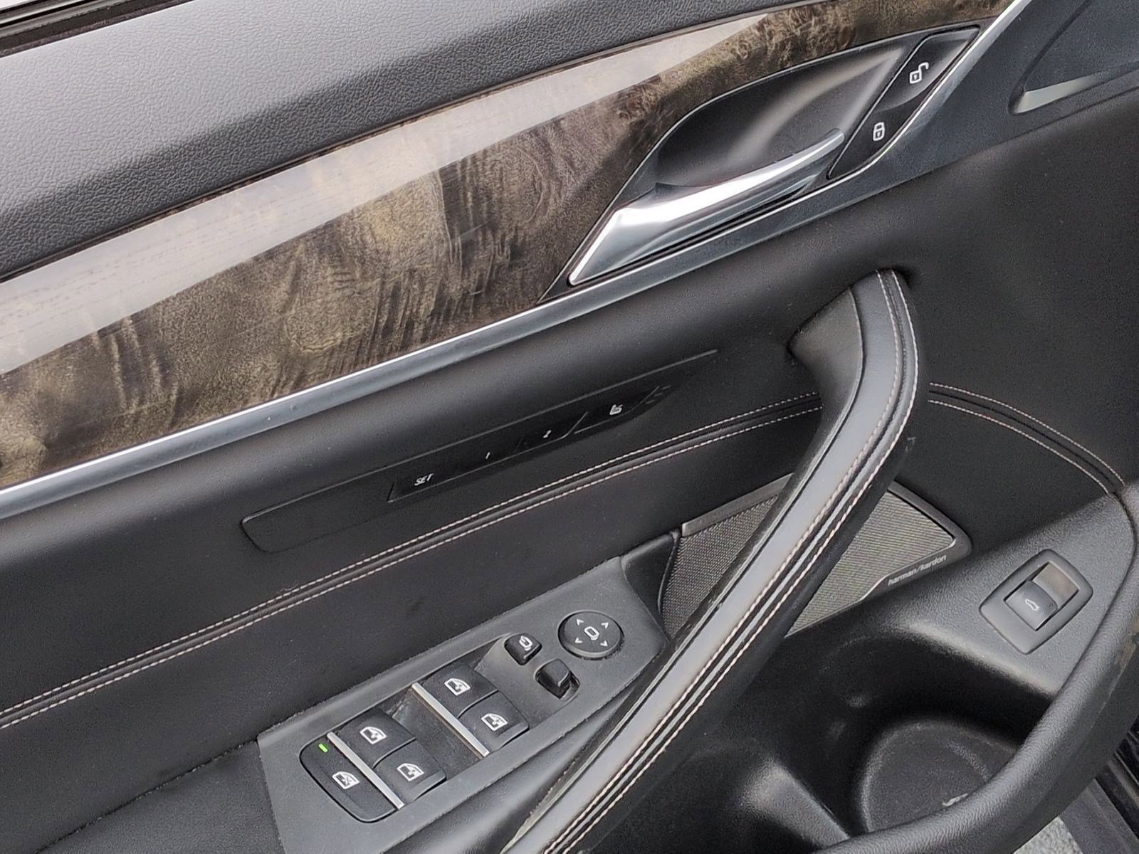 Used 2019 BMW 540i w/ M Sport Package image 15