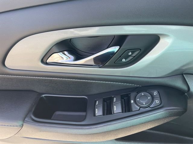 Used 2023 Chevrolet Traverse LT image 22