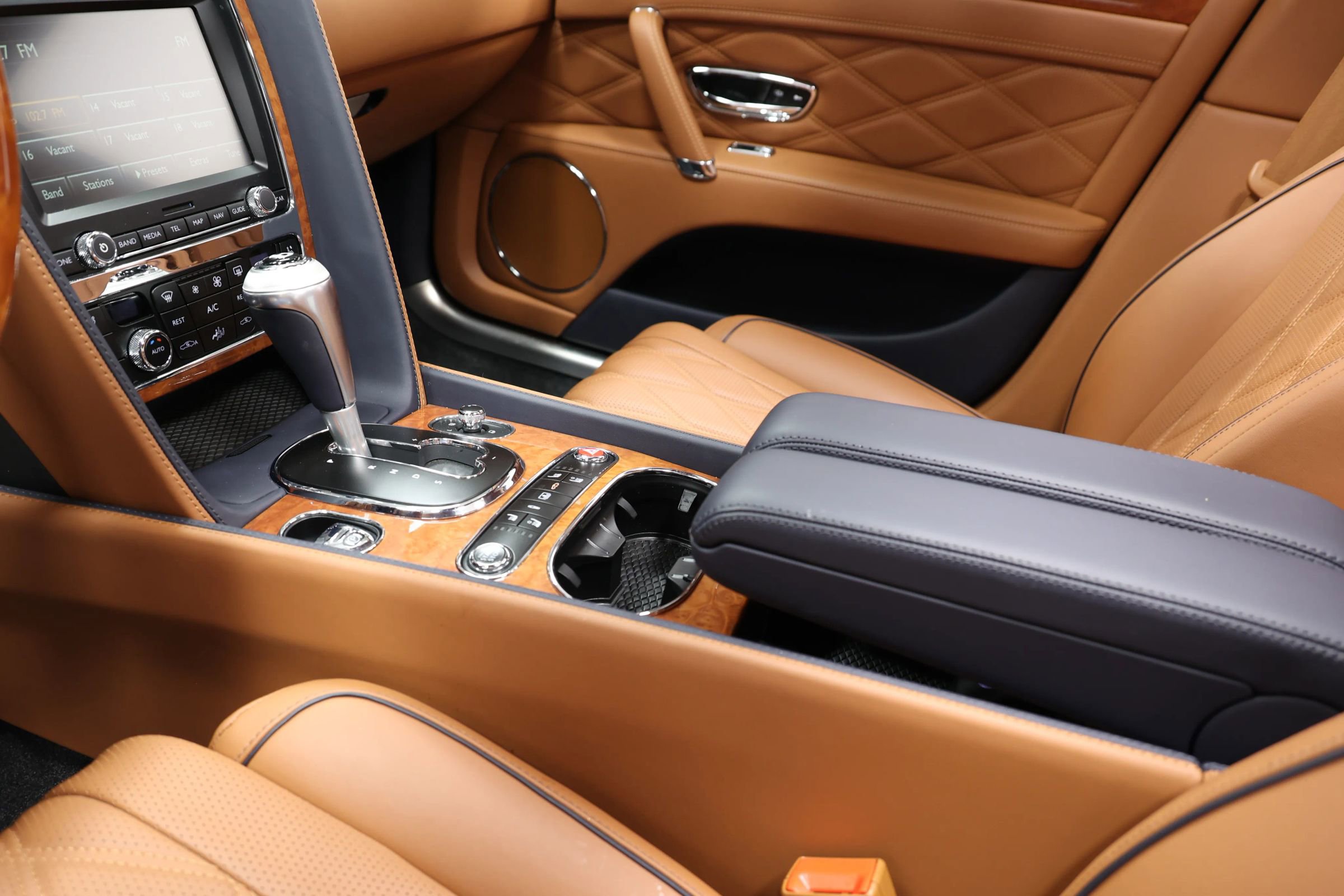 Used 2016 Bentley Flying Spur W12 AWD/4WD image 40