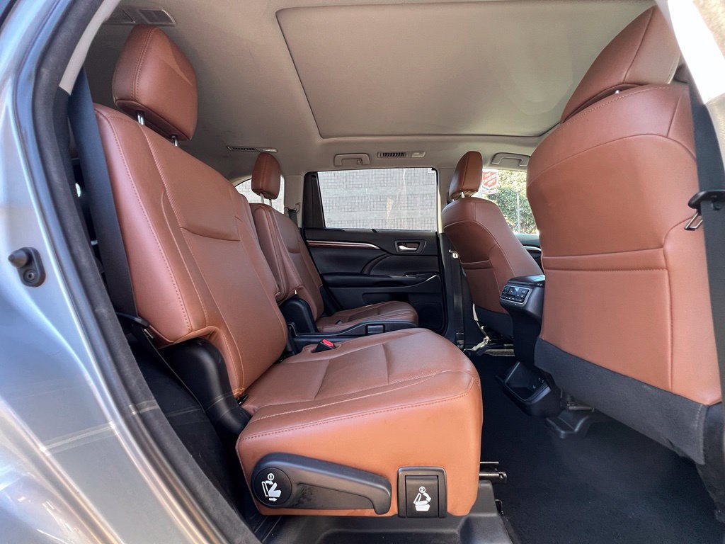 Certified 2018 Toyota Highlander Limited Platinum AWD/4WD image 21