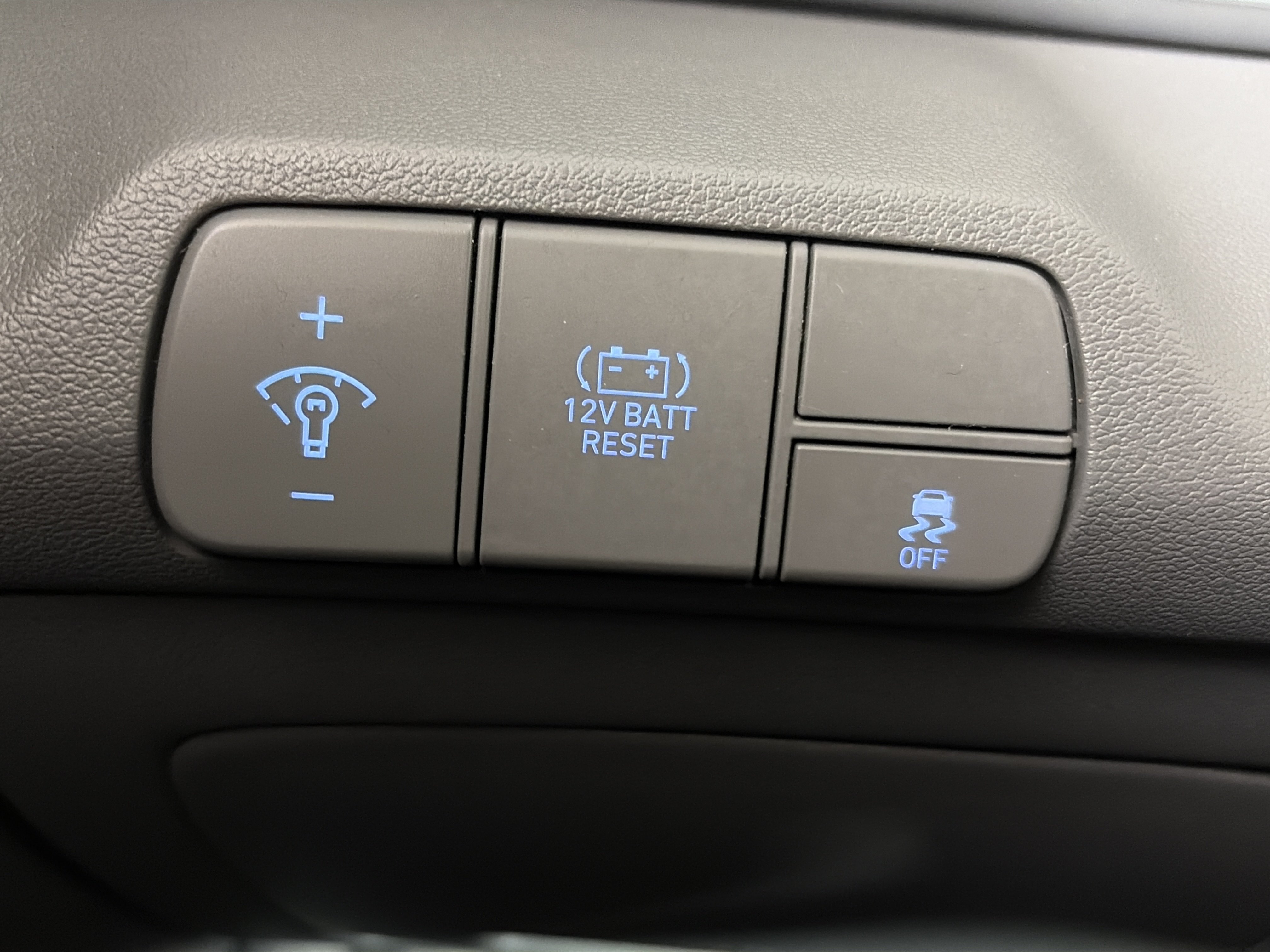 Used 2025 Hyundai Elantra SEL FWD image 33