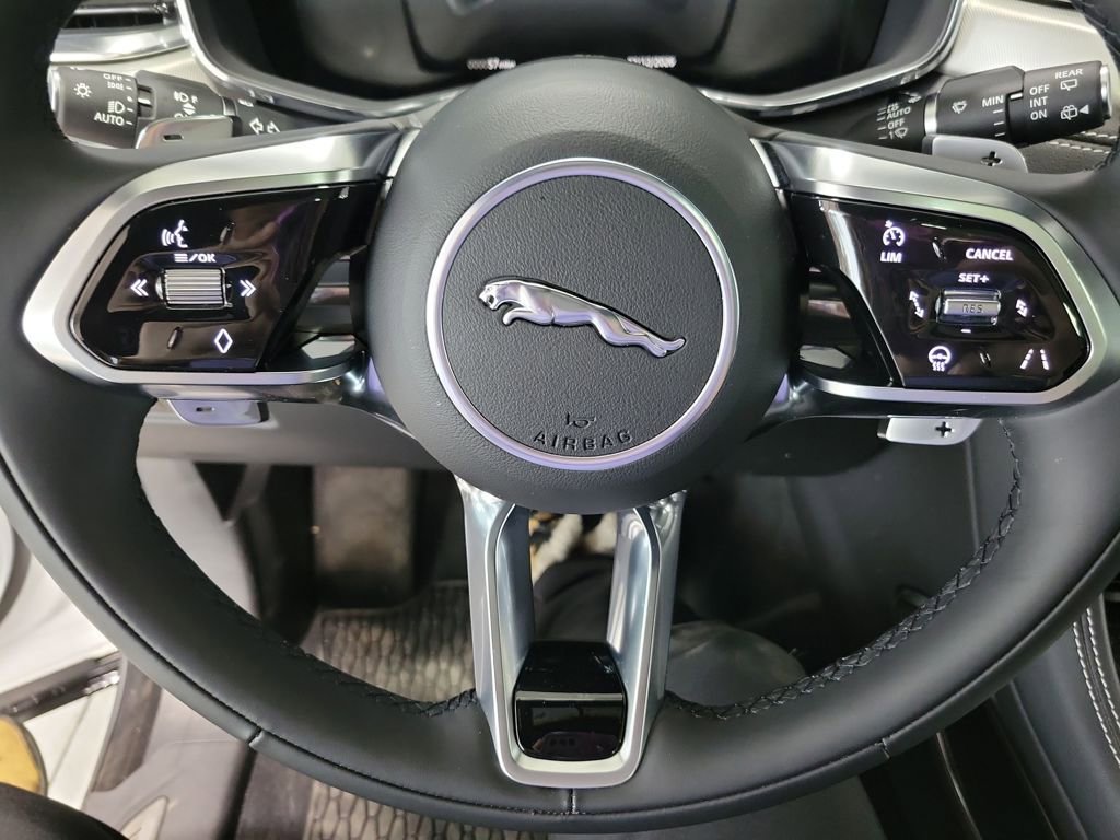 Used 2025 Jaguar F-PACE R-Dynamic S image 3