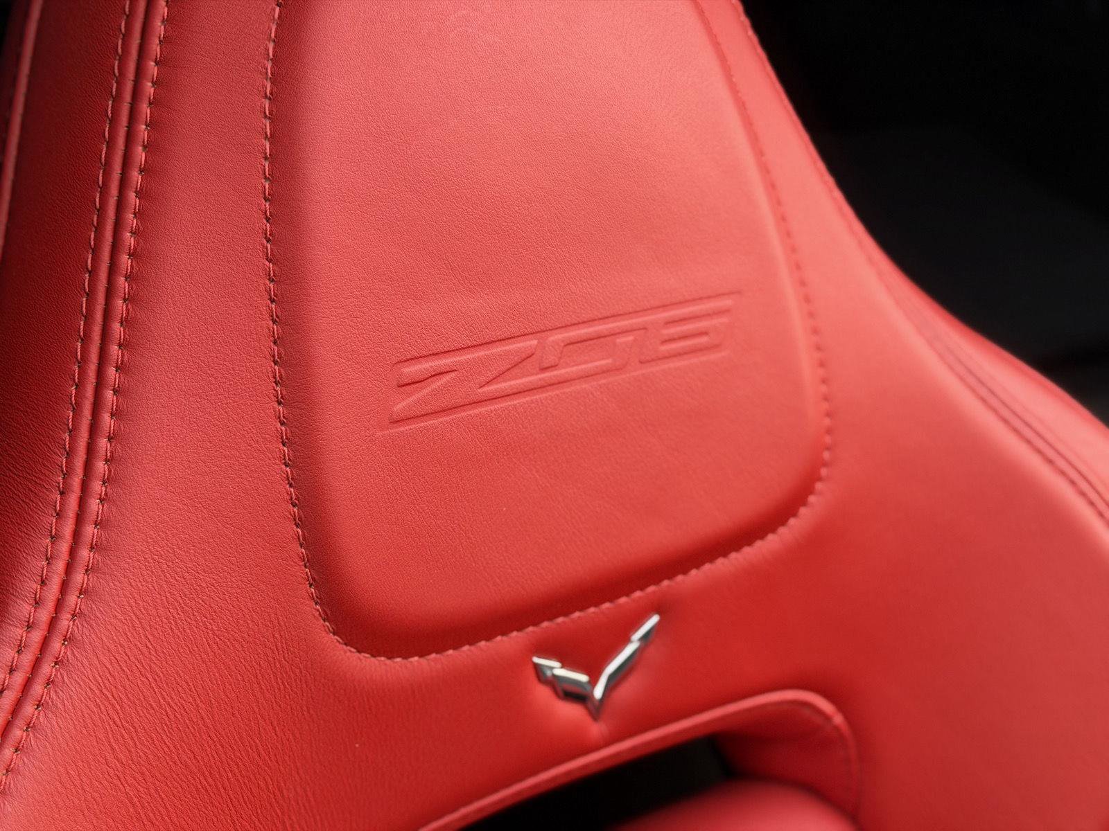 Used 2015 Chevrolet Corvette Z06 w/ 3LZ Preferred Equipment Group image 30