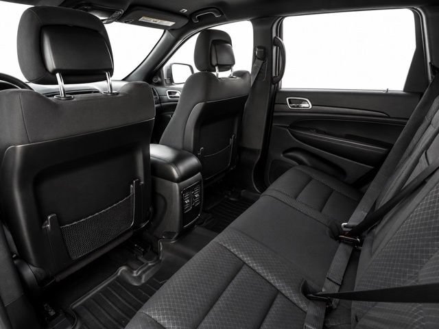 Used 2018 Jeep Grand Cherokee Laredo AWD/4WD image 19
