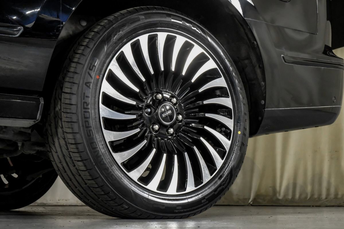 Used 2020 Lincoln Navigator Black Label w/ Cargo Convenience Package AWD/4WD image 56