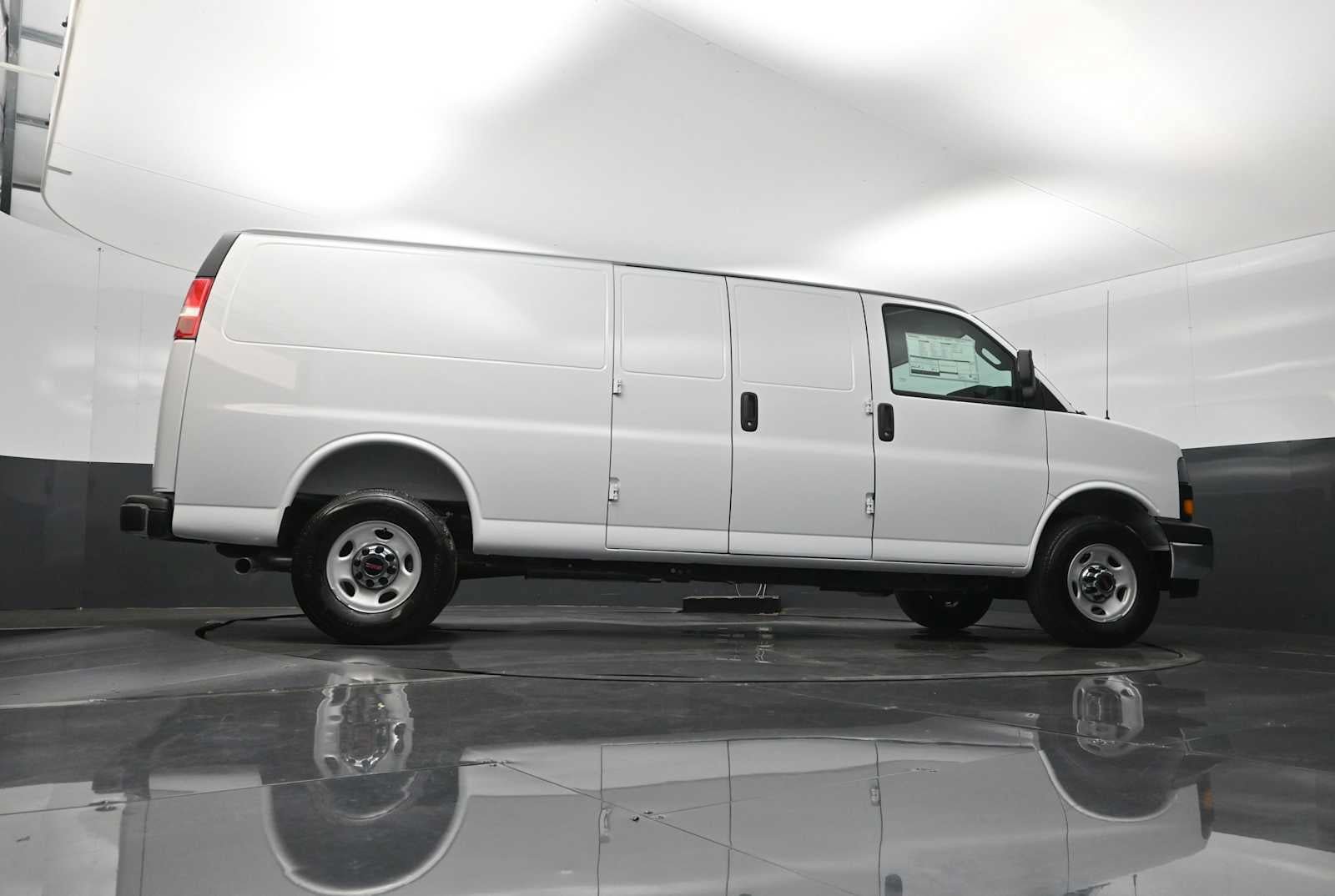 New 2026 GMC Savana 3500 Extended w/ Driver Convenience Package RWD image 38