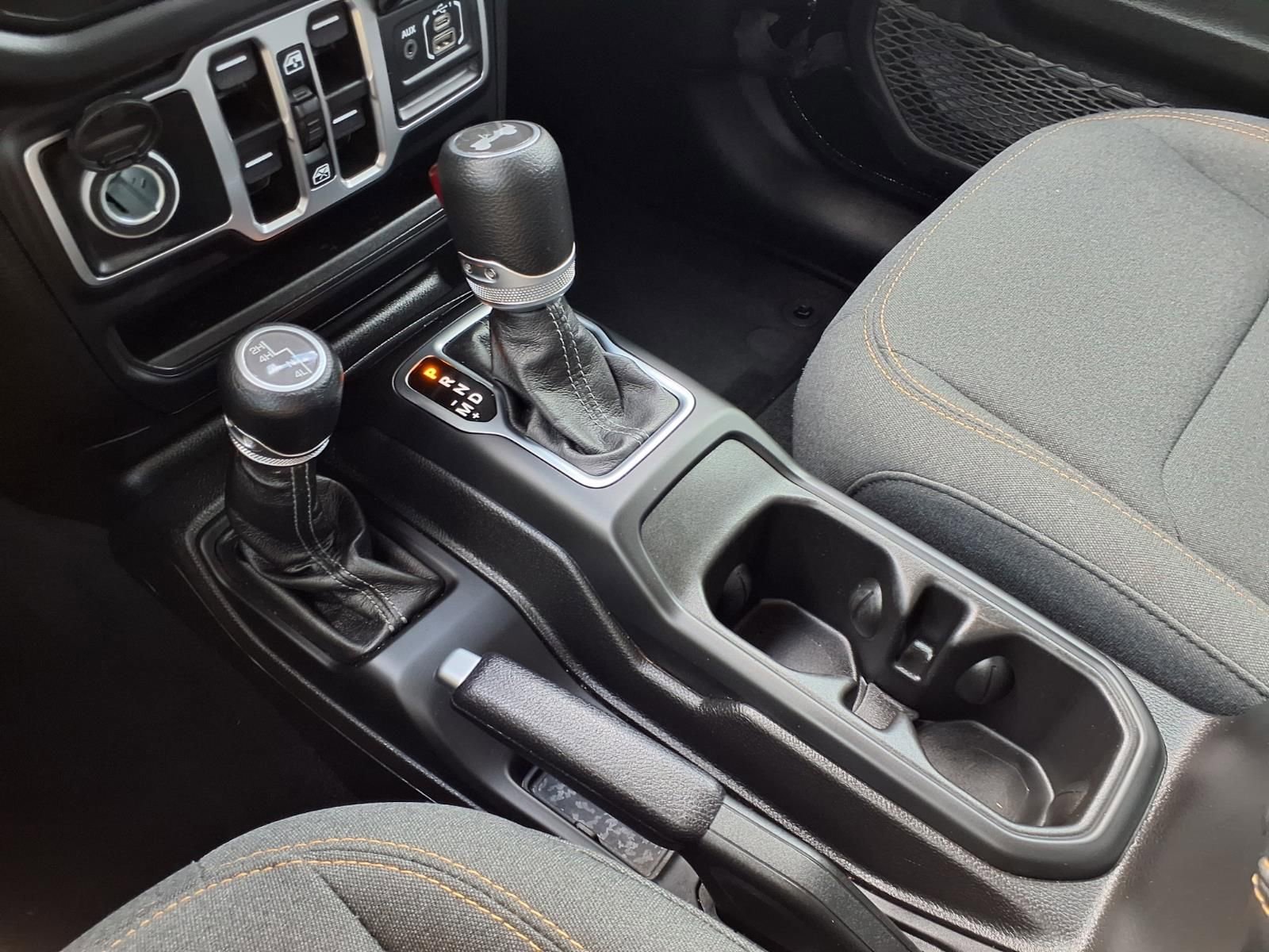 Used 2025 Jeep Wrangler Sahara image 21