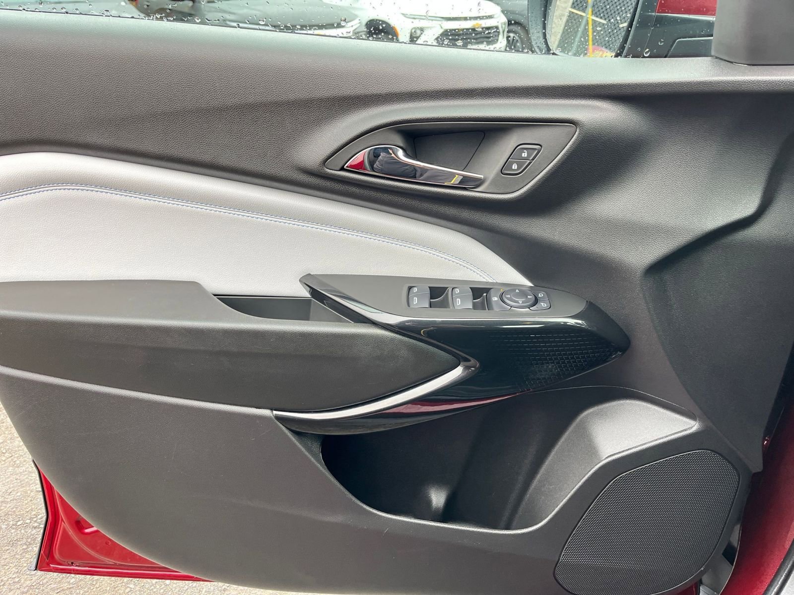 Used 2025 Chevrolet Trax LT image 20