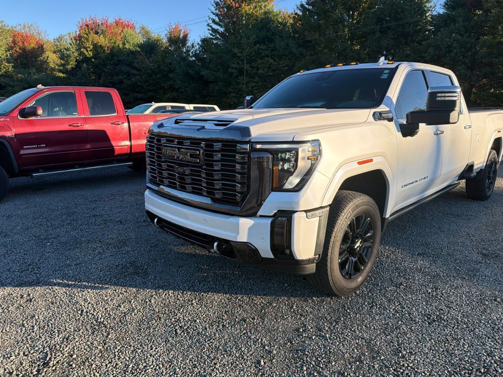 Used 2024 GMC Sierra 3500 Denali Ultimate AWD/4WD image 3