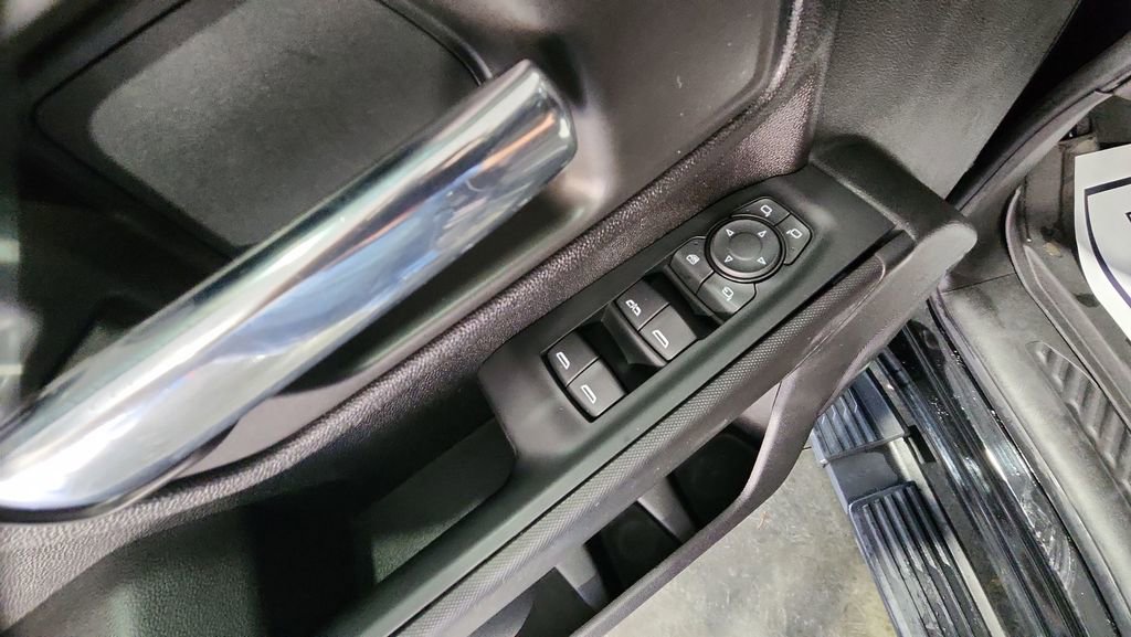 Used 2024 Chevrolet Silverado 2500 Custom w/ Custom Value Package image 17