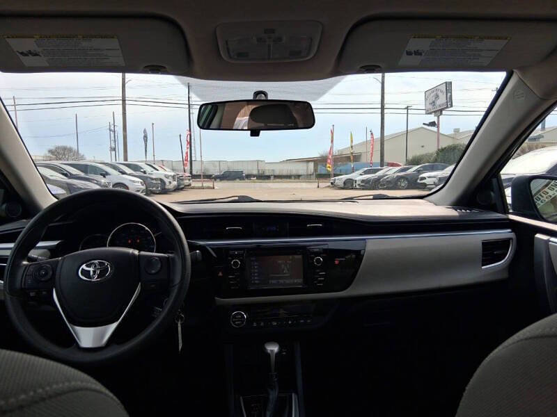 Used 2015 Toyota Corolla LE w/ Body Protection Package #1 FWD image 16