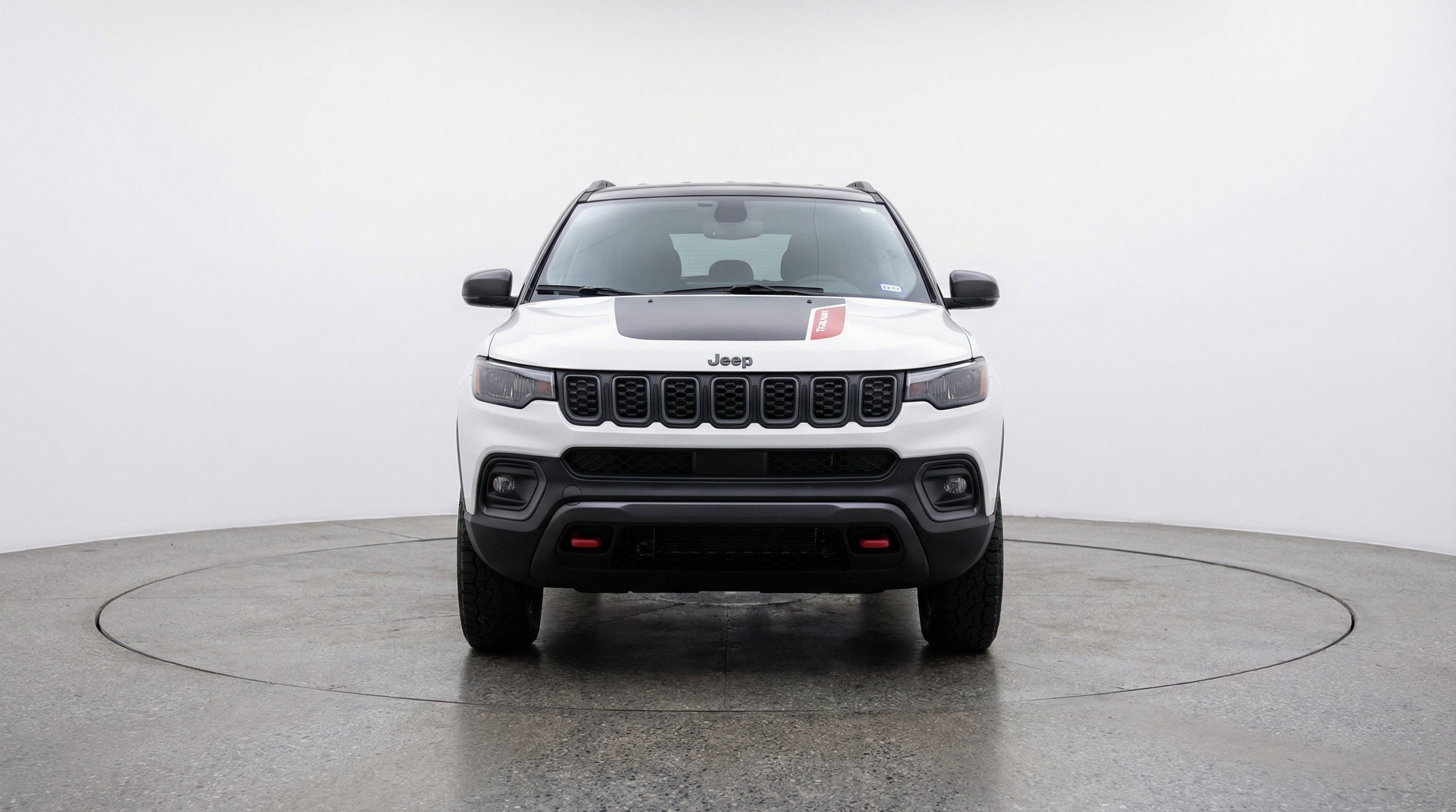Used 2025 Jeep Compass Trailhawk AWD/4WD image 2