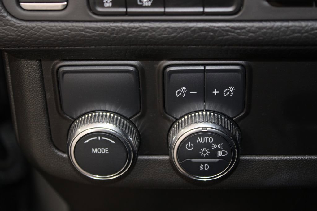 Used 2024 GMC Yukon XL Denali image 49