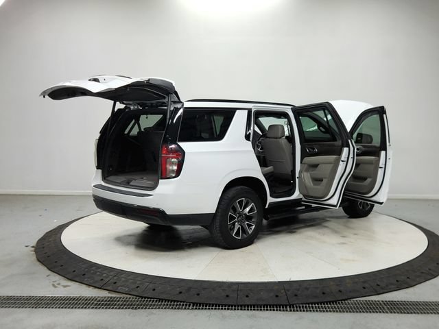 Used 2022 Chevrolet Tahoe Z71 w/ Luxury Package AWD/4WD image 16