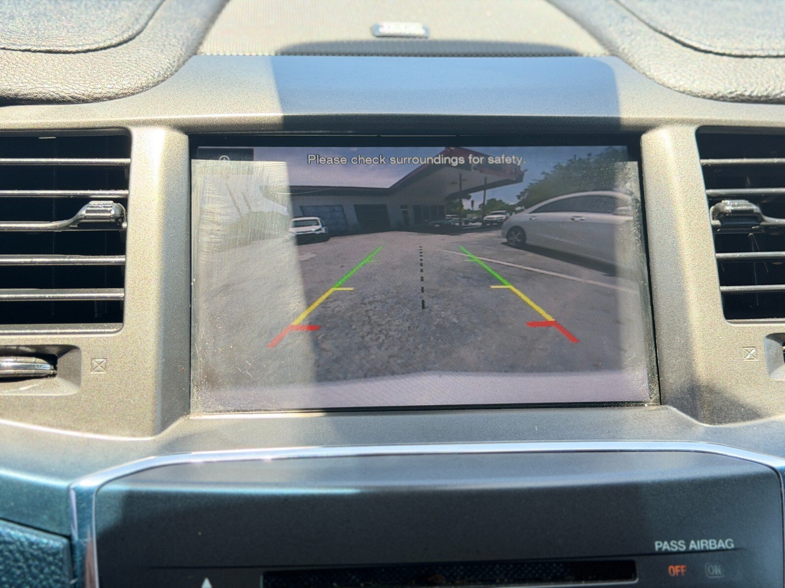 Used 2013 Lincoln MKS AWD image 21