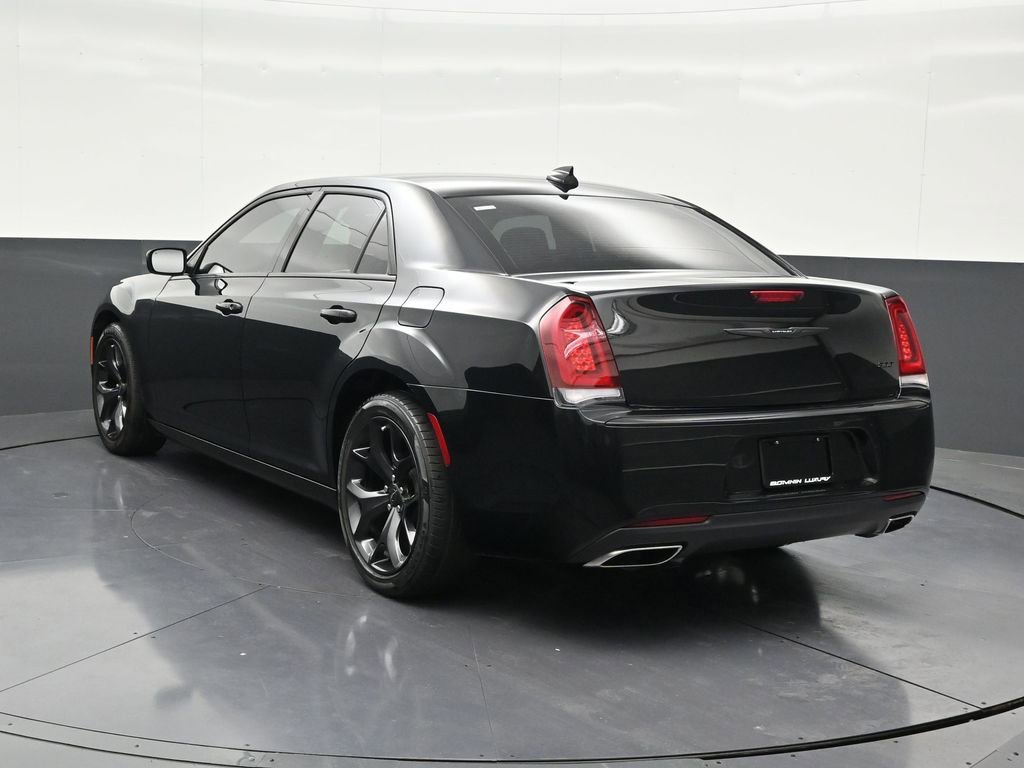 Used 2023 Chrysler 300 Touring w/ Sport Appearance Package image 3