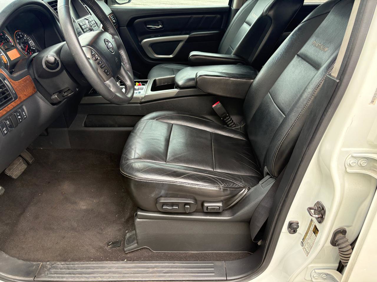 Used 2015 Nissan Armada Platinum RWD image 5