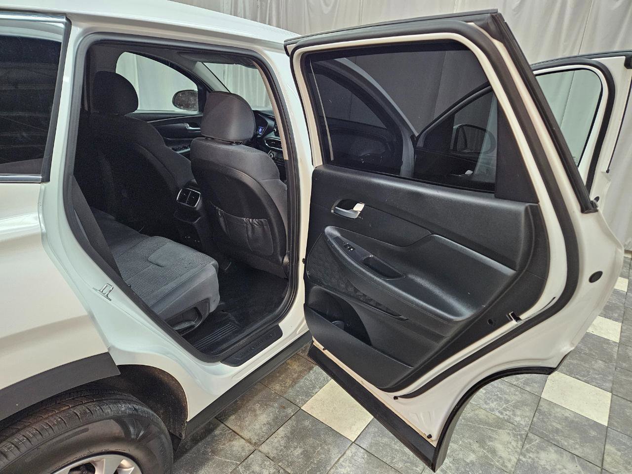 Used 2020 Hyundai Santa Fe SE w/ Cargo Package AWD/4WD image 12