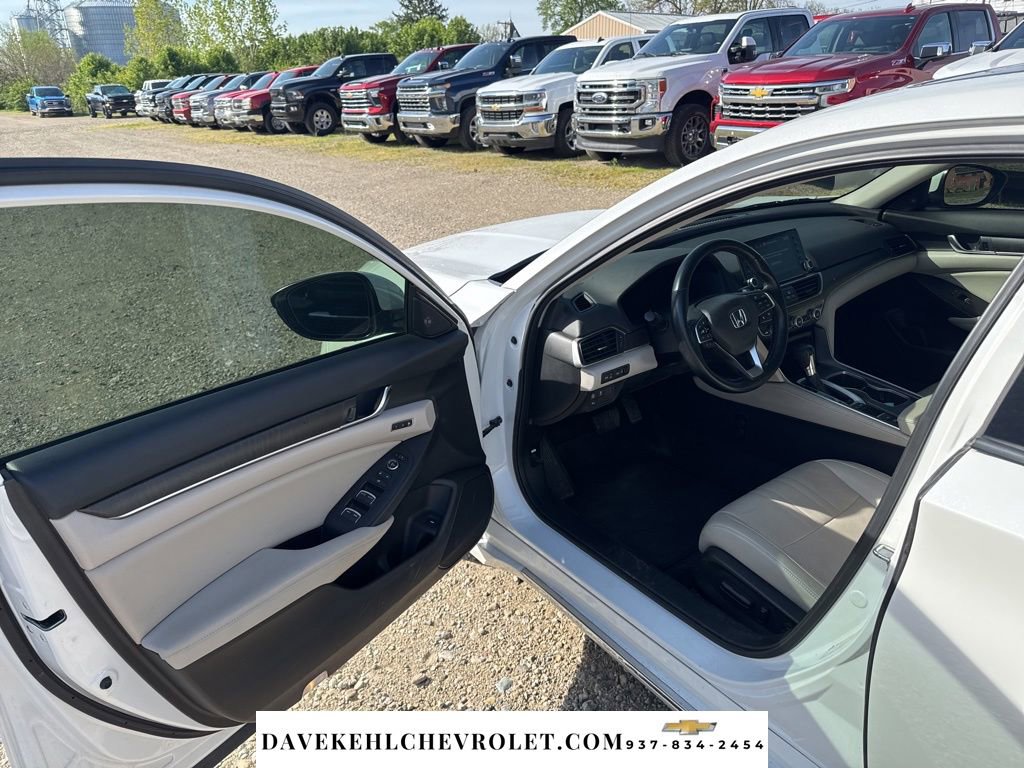 Used 2018 Honda Accord Touring image 15