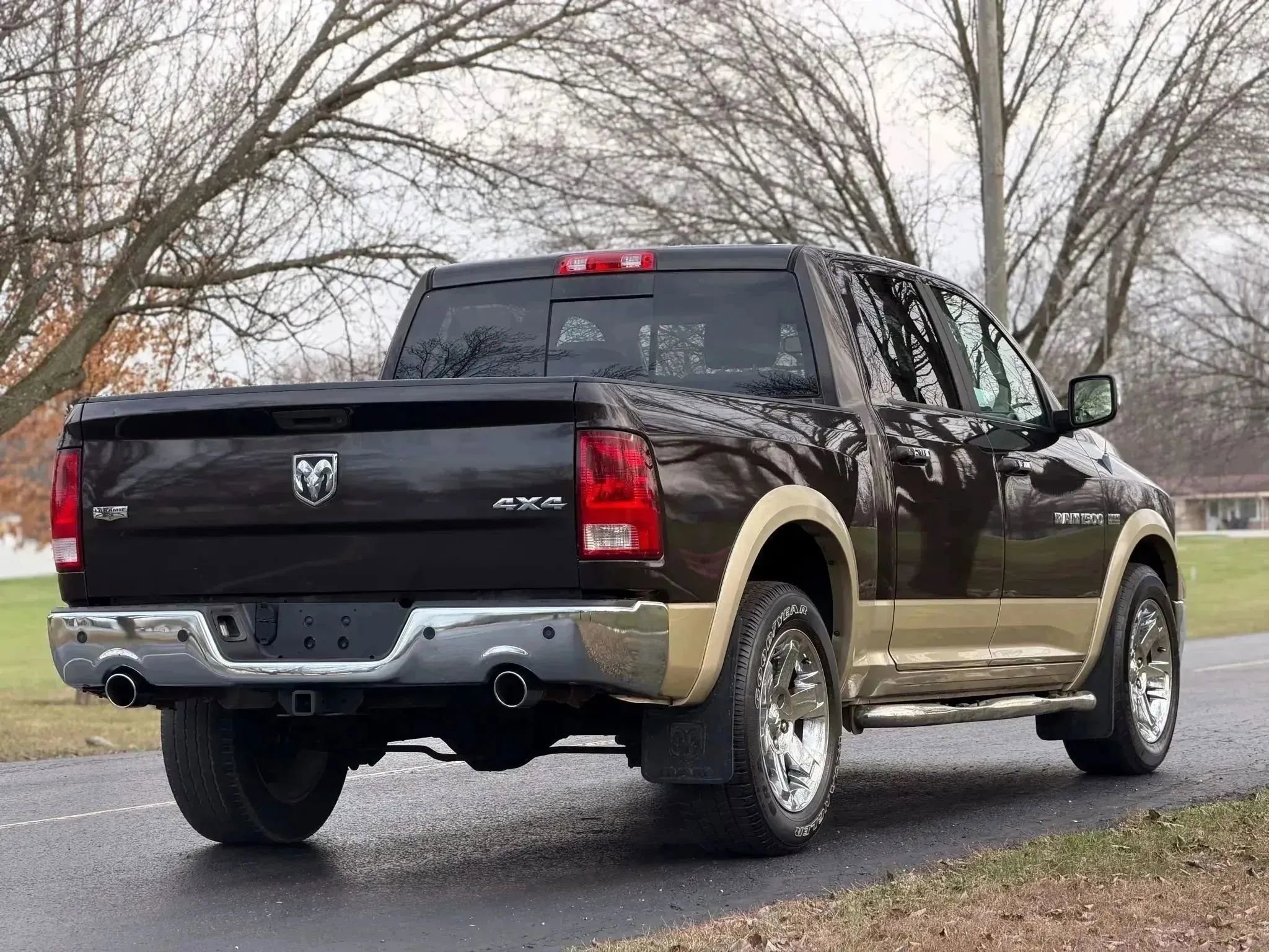 Used 2011 RAM 1500 Laramie AWD/4WD image 6