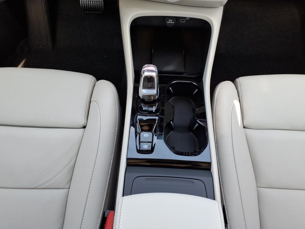 New 2026 Volvo XC40 B5 Plus w/ Climate Package AWD/4WD image 20