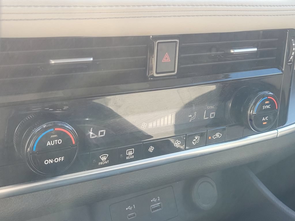 Used 2022 Nissan Rogue SV AWD/4WD image 28