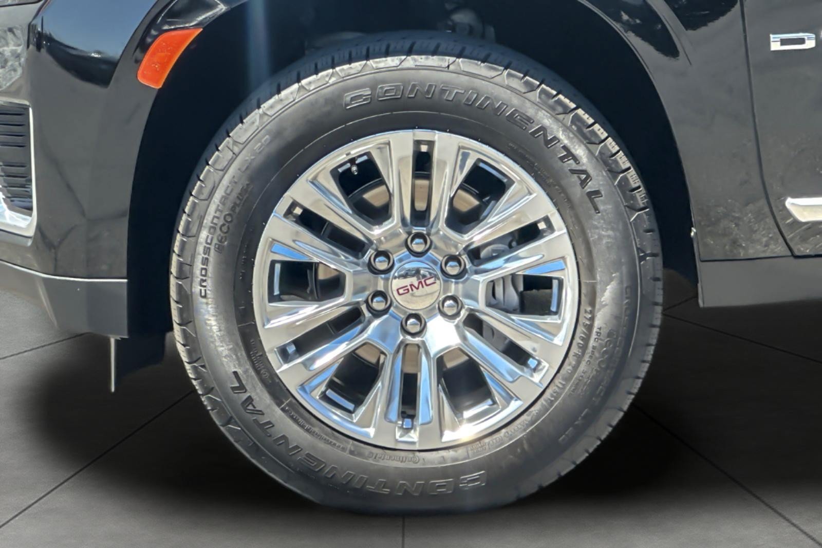Used 2024 GMC Yukon XL Denali AWD/4WD image 27