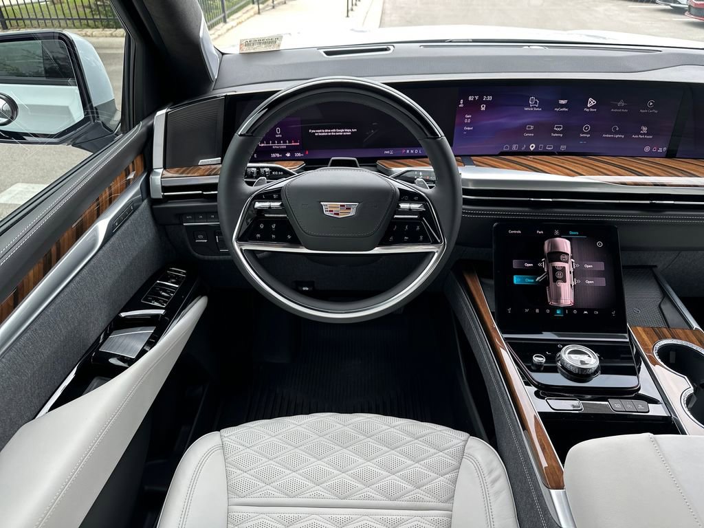 Used 2026 Cadillac Escalade Platinum Sport w/ LPO, Floor Liner Package AWD/4WD image 33