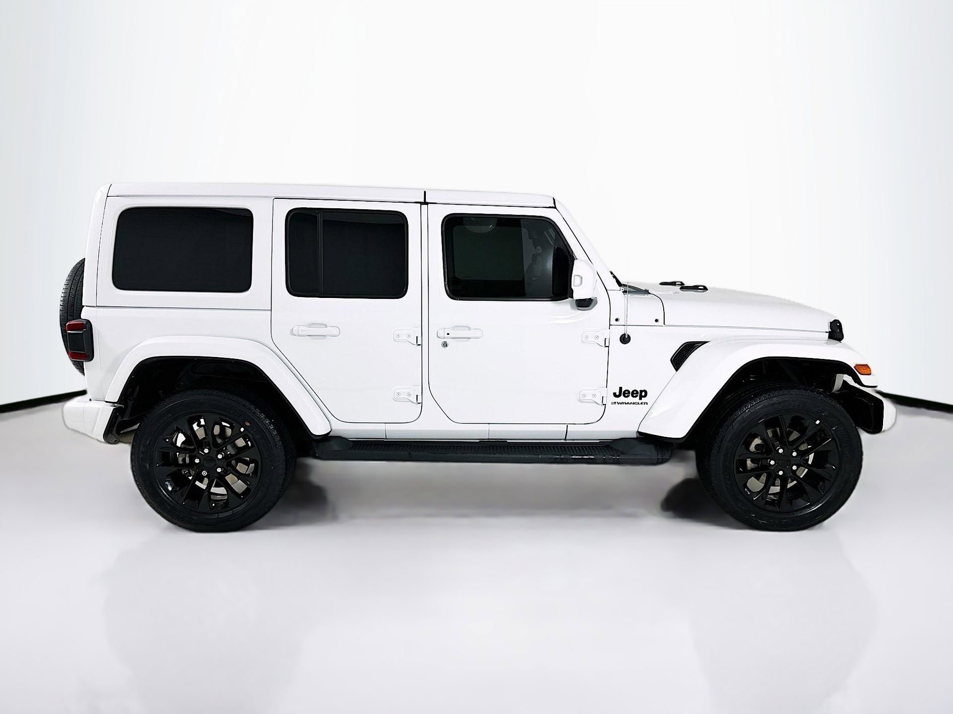 Used 2023 Jeep Wrangler Unlimited Sahara AWD/4WD image 9