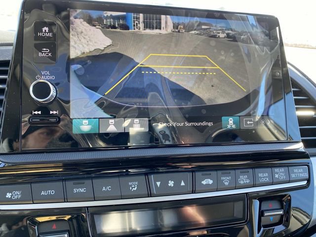 New 2026 Honda Odyssey Touring image 13