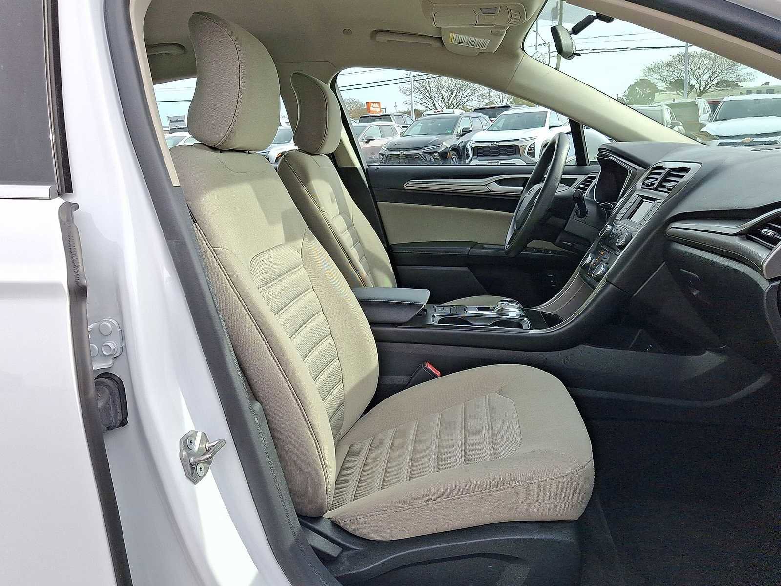 Used 2018 Ford Fusion S image 31