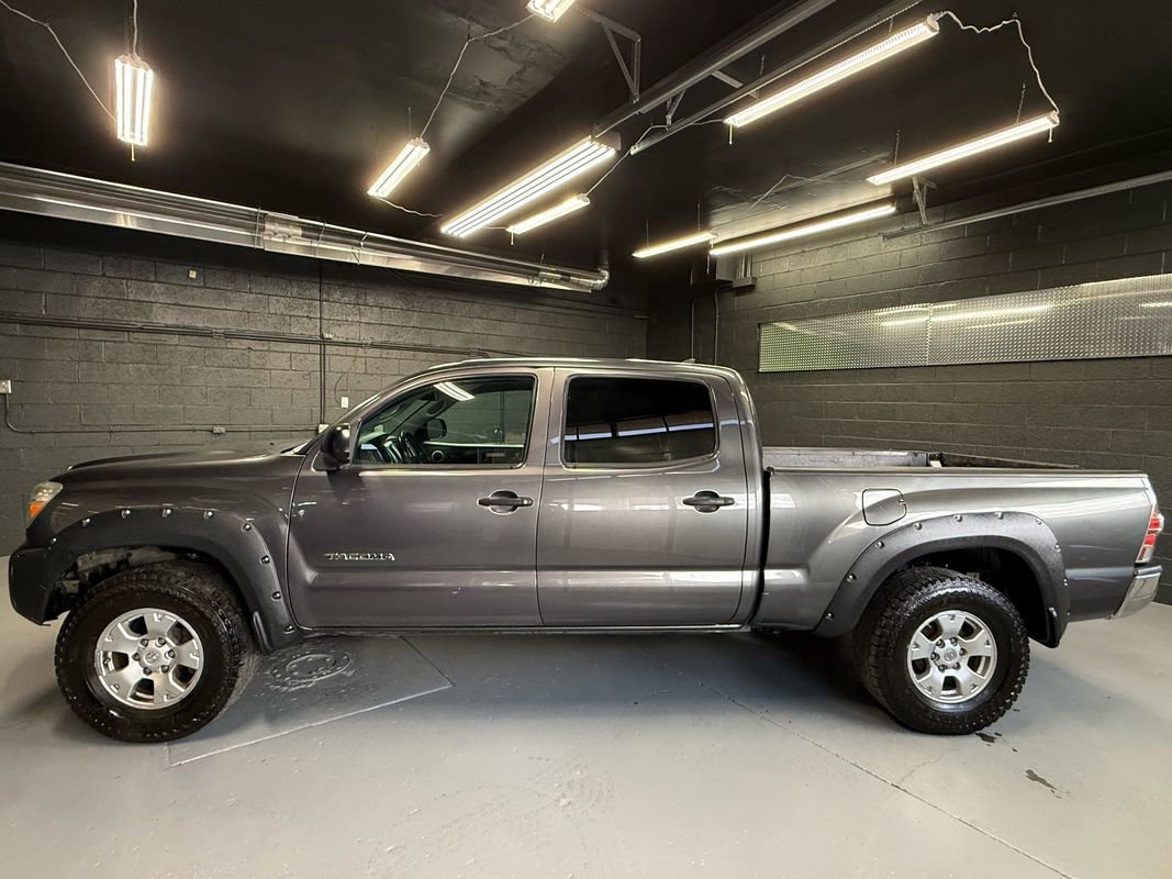 Used 2015 Toyota Tacoma SR5 V6 image 4