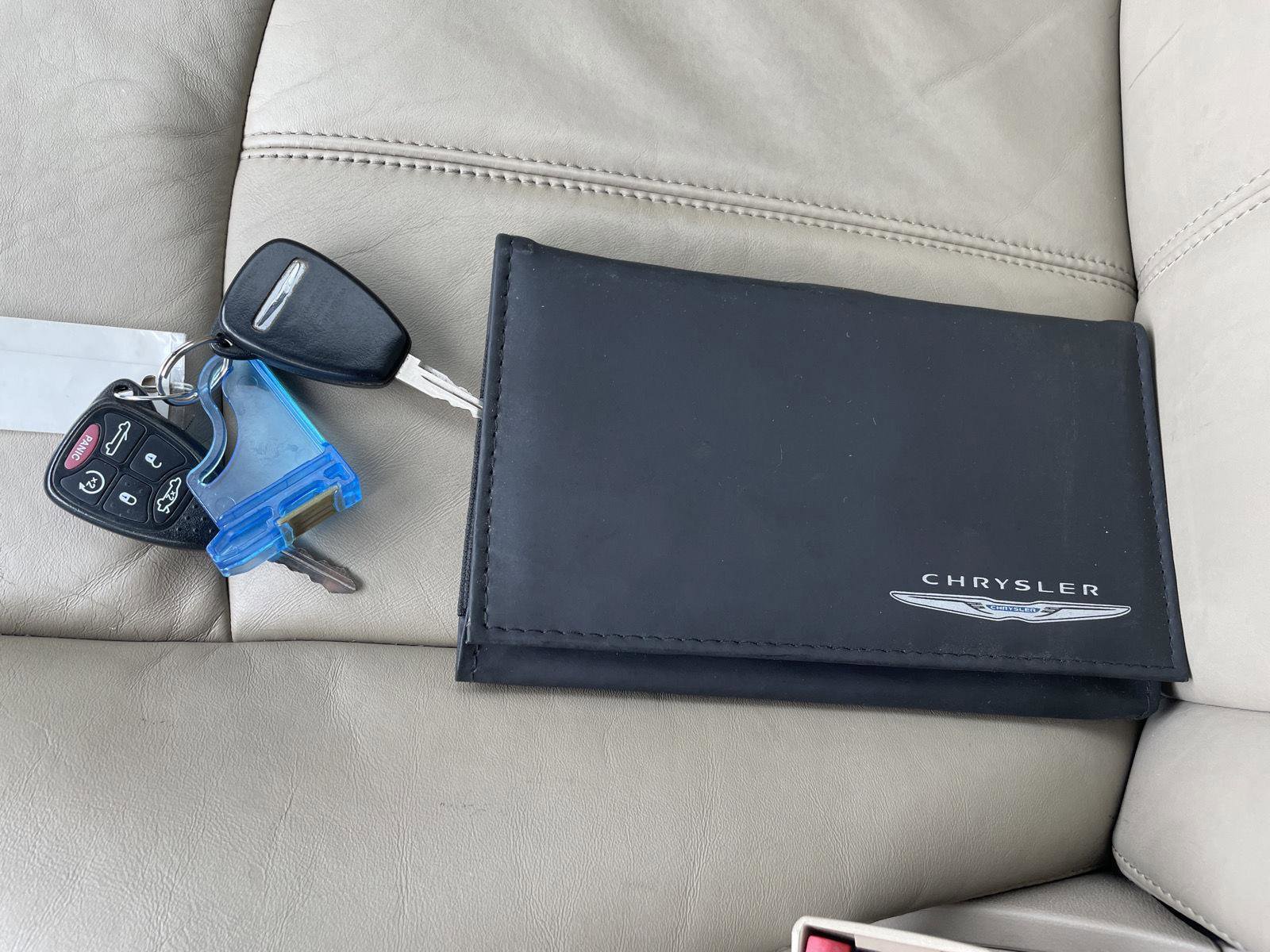 Used 2013 Chrysler 200 Limited FWD image 6