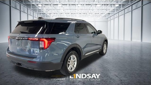 Used 2025 Ford Explorer Active AWD/4WD image 9