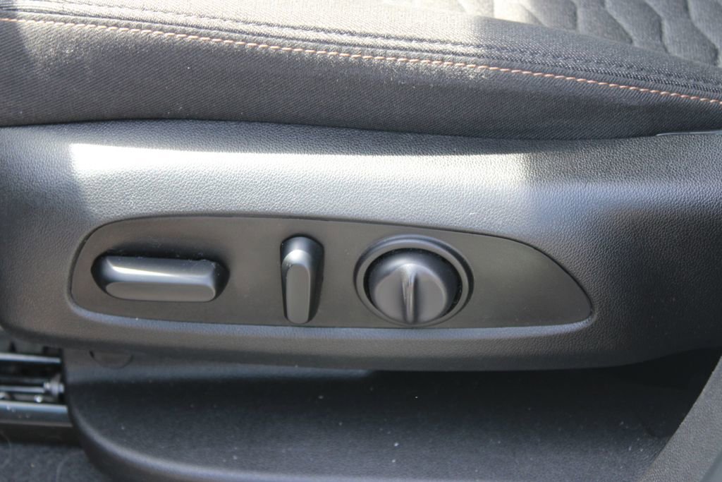 Used 2021 Chevrolet Equinox LT image 16