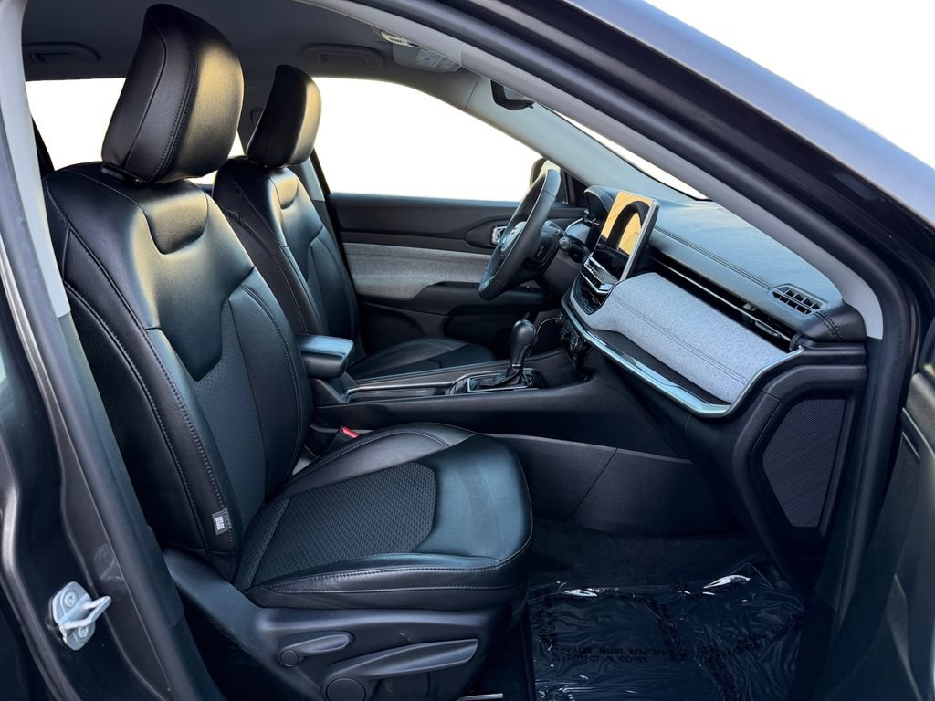 Used 2022 Jeep Compass Latitude FWD image 18
