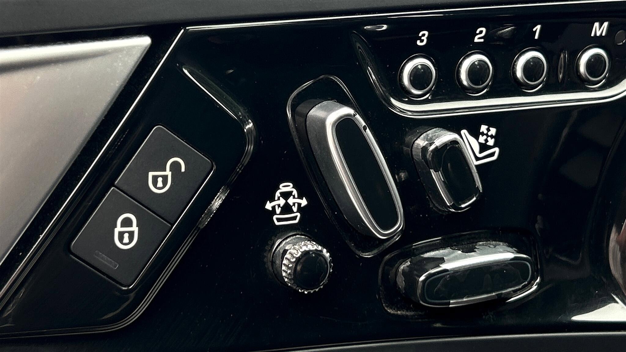 Used 2016 Jaguar F-TYPE Convertible image 40