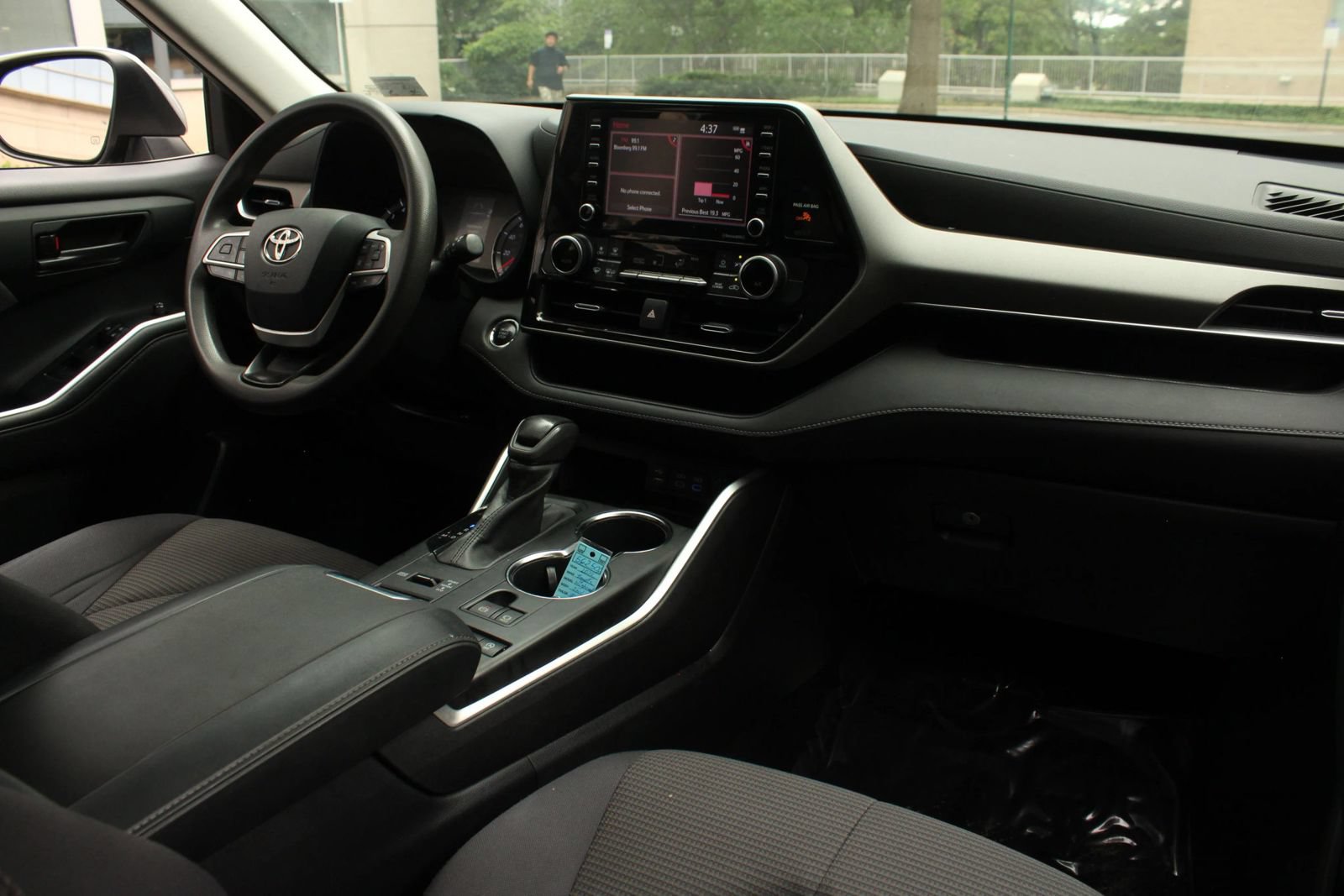 Used 2022 Toyota Highlander L AWD/4WD image 25