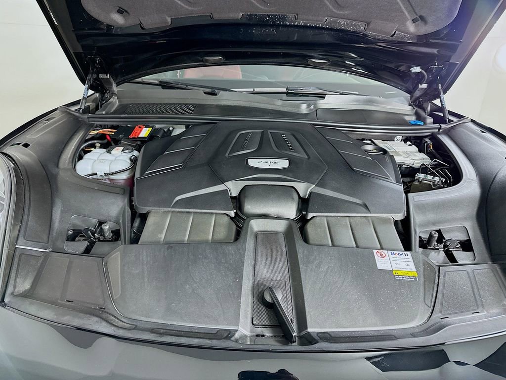 Used 2022 Porsche Cayenne S Platinum image 31