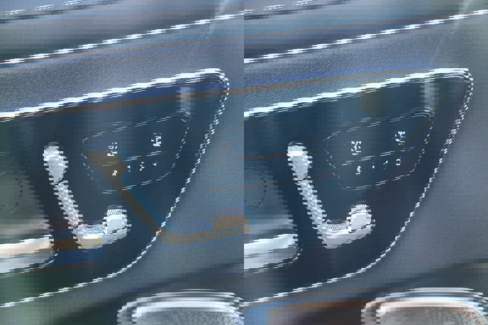 Used 2025 Mercedes-Benz CLE 300 4MATIC Coupe image 20