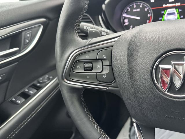 Used 2023 Buick Envision Essence image 37