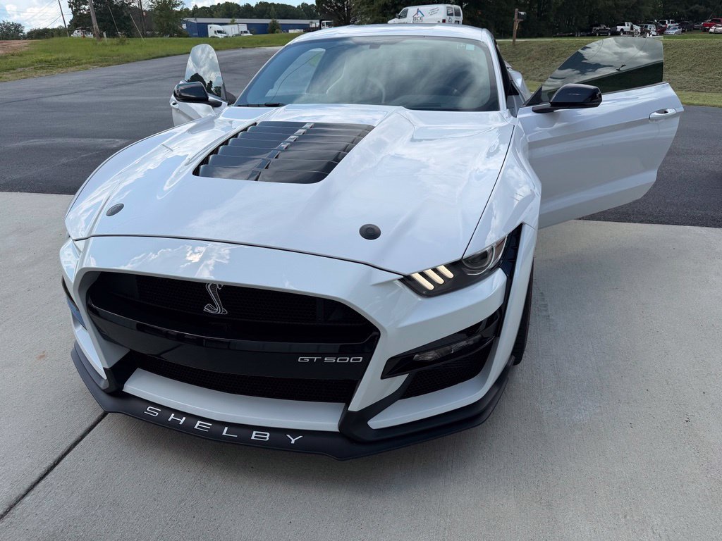 Used 2021 Ford Mustang Shelby GT500 w/ Technology Package RWD image 6