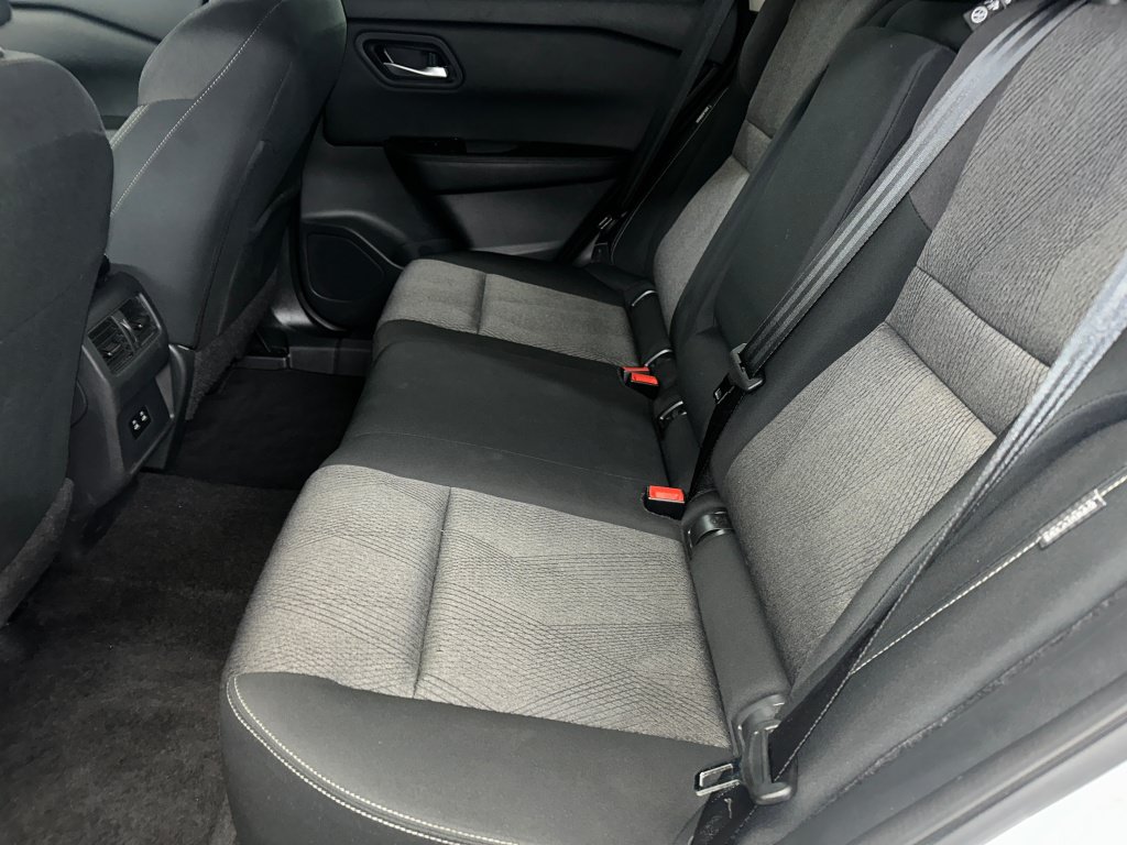 Used 2024 Nissan Rogue SV AWD/4WD image 18