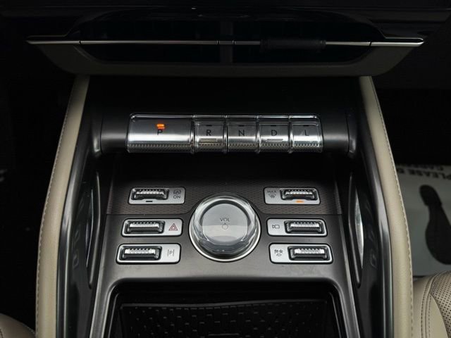 Used 2025 Lincoln Nautilus Premier image 34