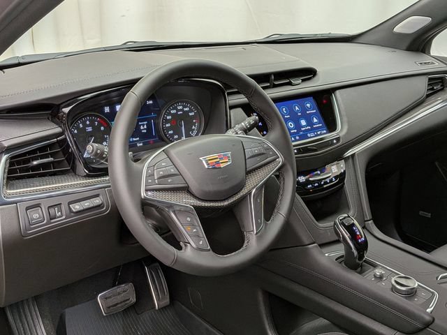 Used 2026 Cadillac XT5 Sportv w/ LPO, Floor Liner Package AWD/4WD image 9
