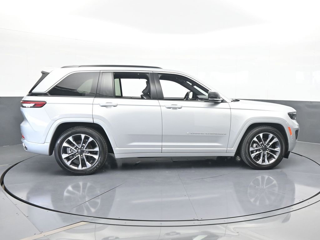 Used 2024 Jeep Grand Cherokee Overland w/ Luxury Tech Group IV image 7