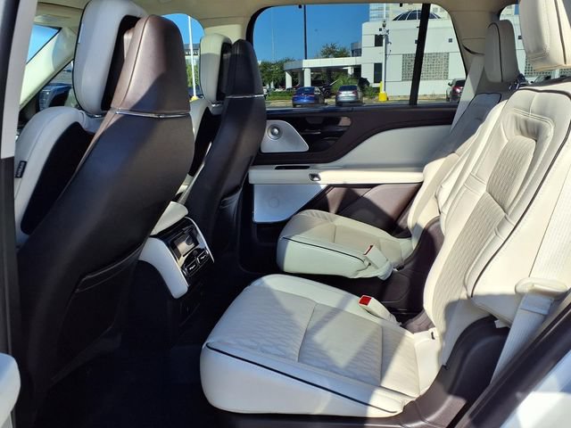 Certified 2023 Lincoln Aviator Black Label w/ Jet Package AWD/4WD image 5